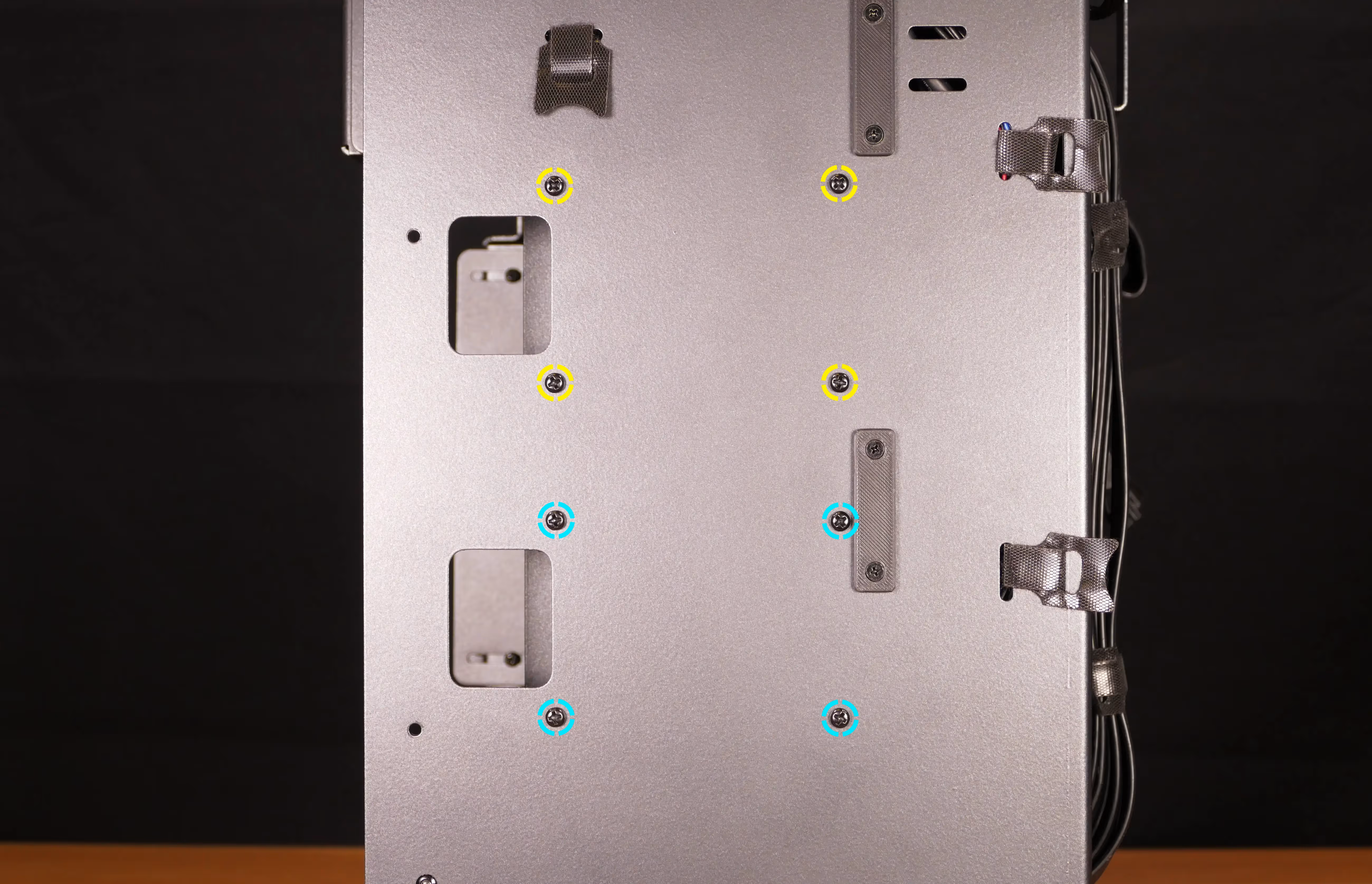 2.5" drive cage cabling & screws