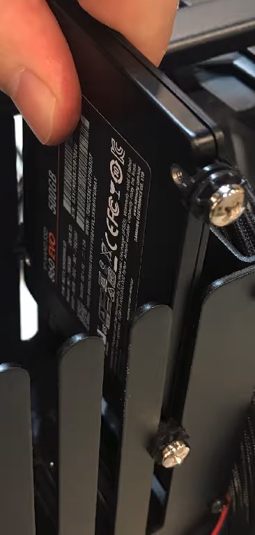 Inserting the drive in to the cage slot