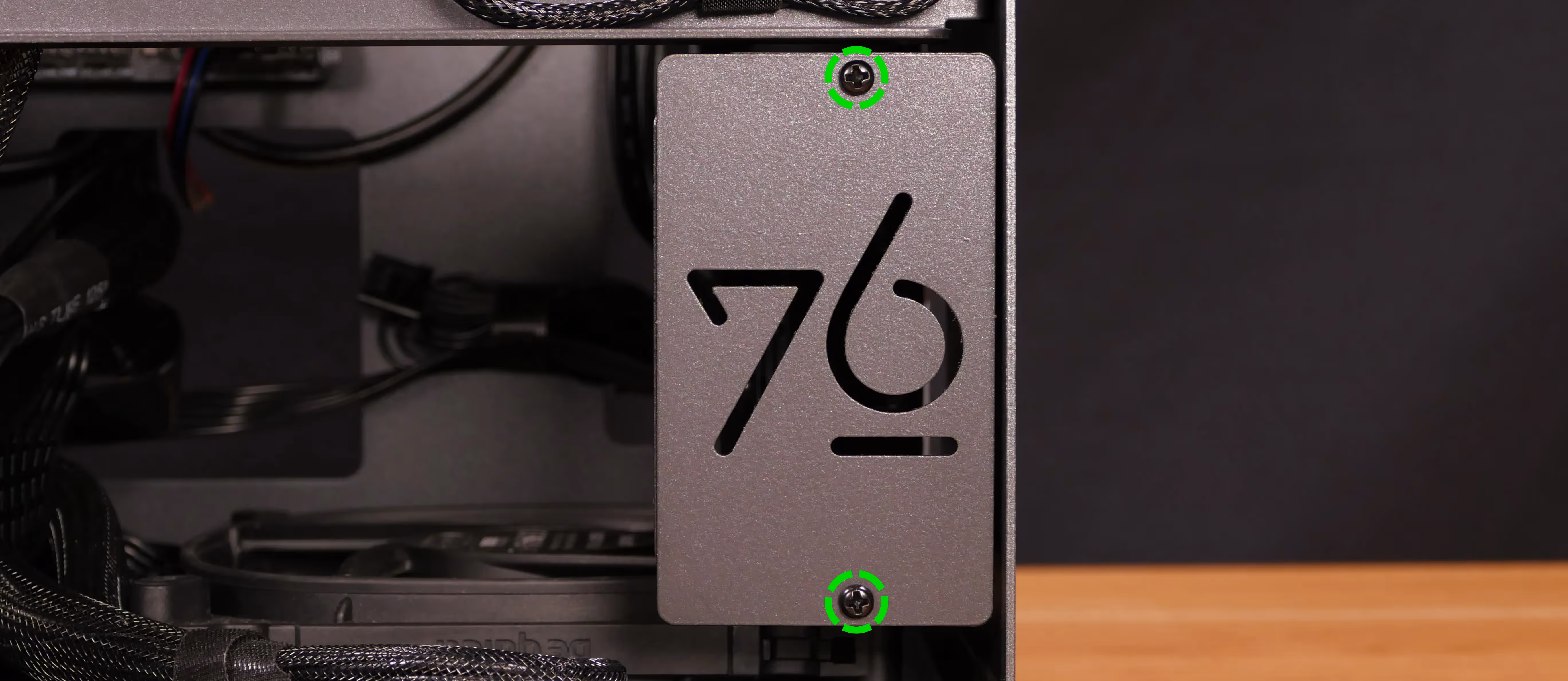 2.5" drive cover (bottom)