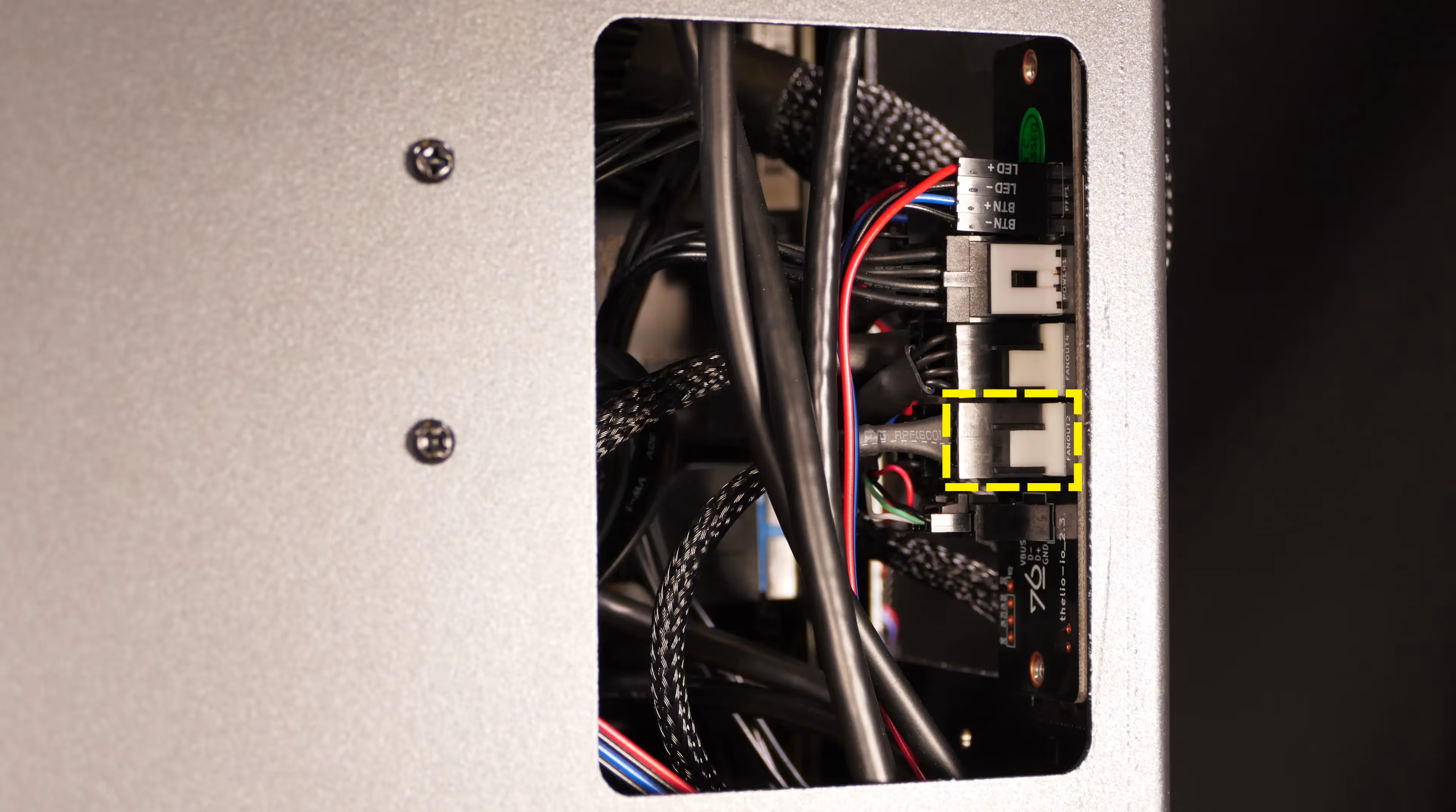 Bottom case fan connector