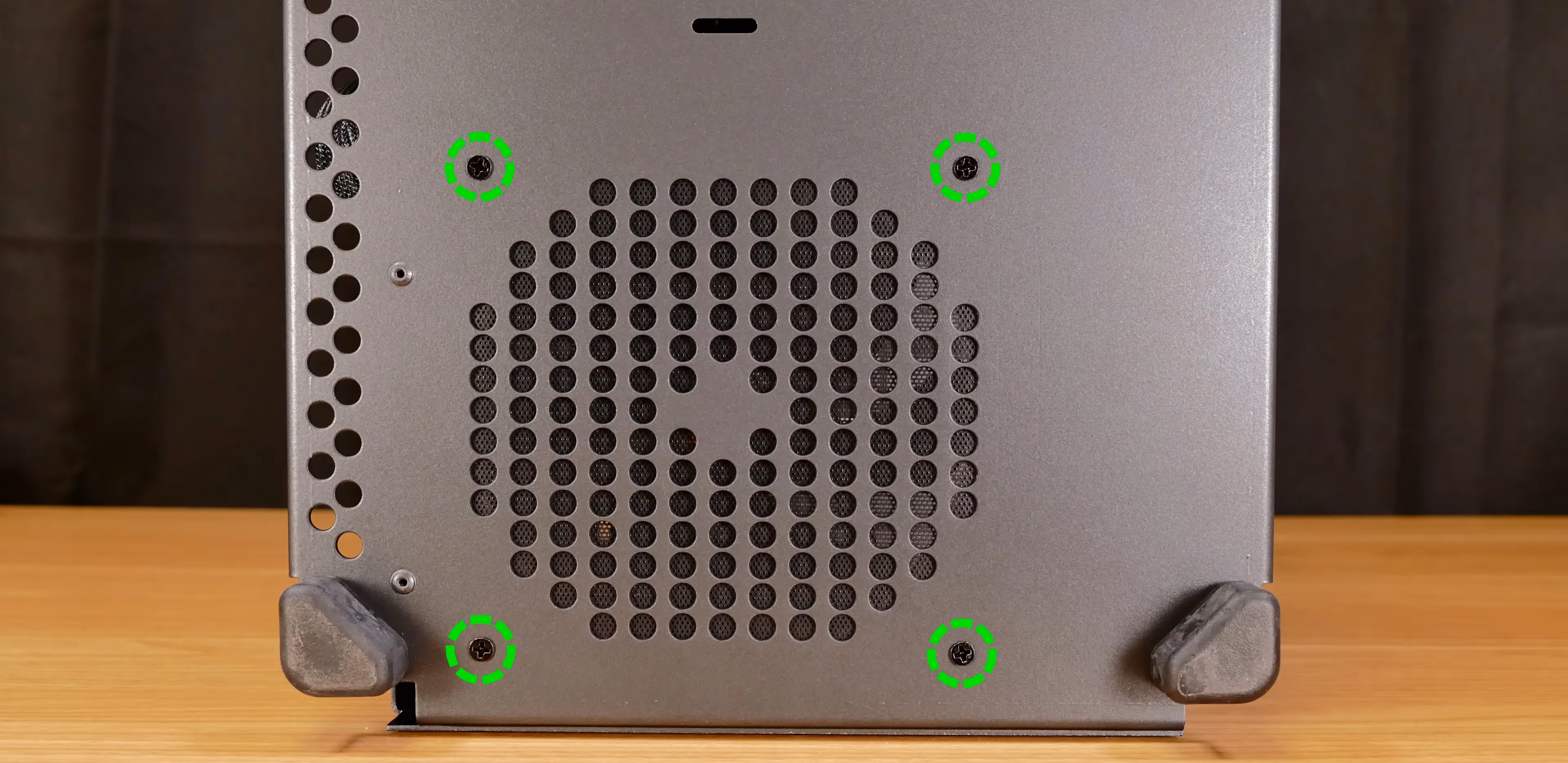Bottom case fan screws