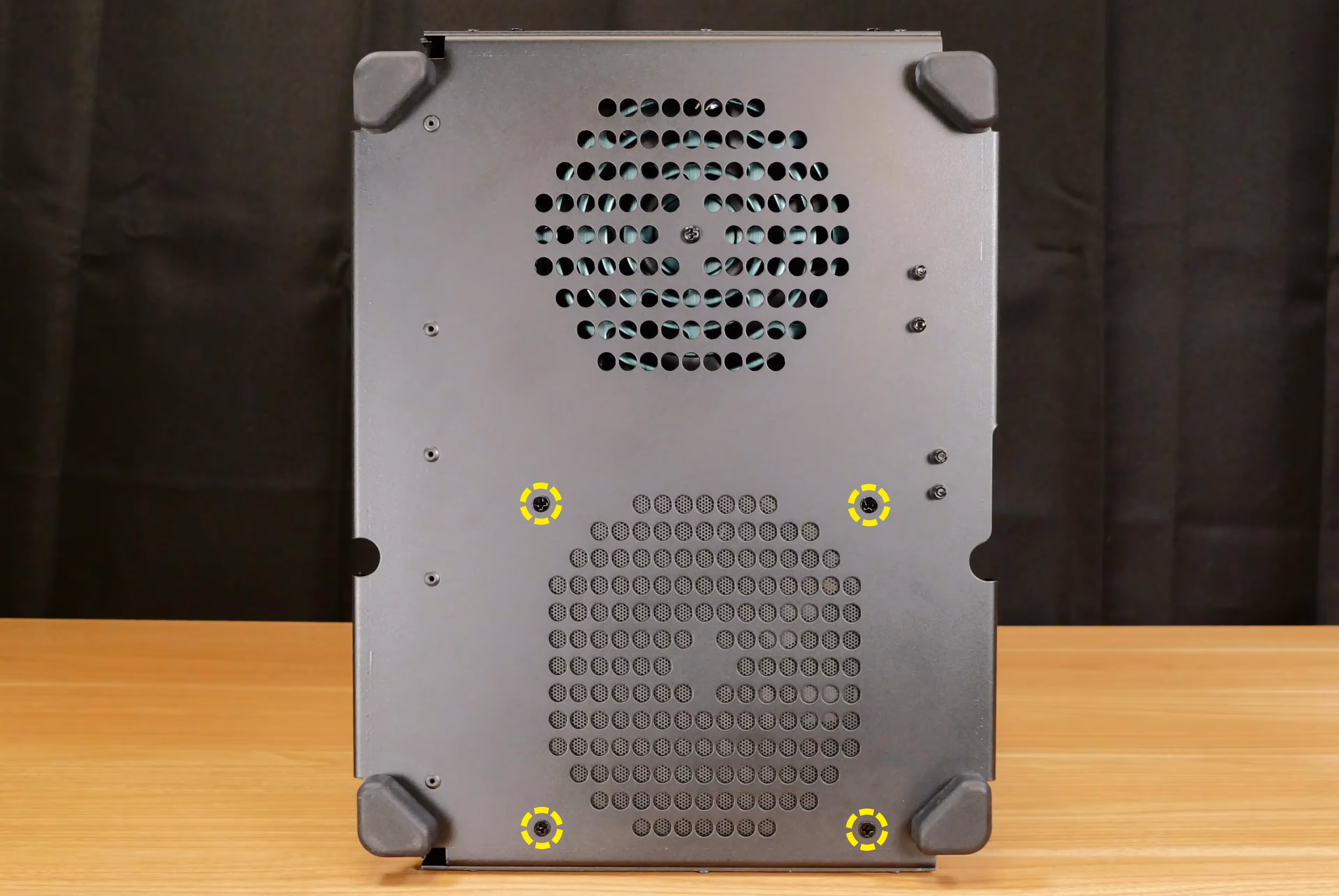Bottom case fan screws