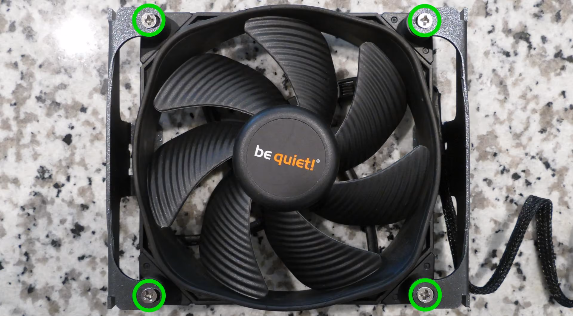 CPU duct back fan screws