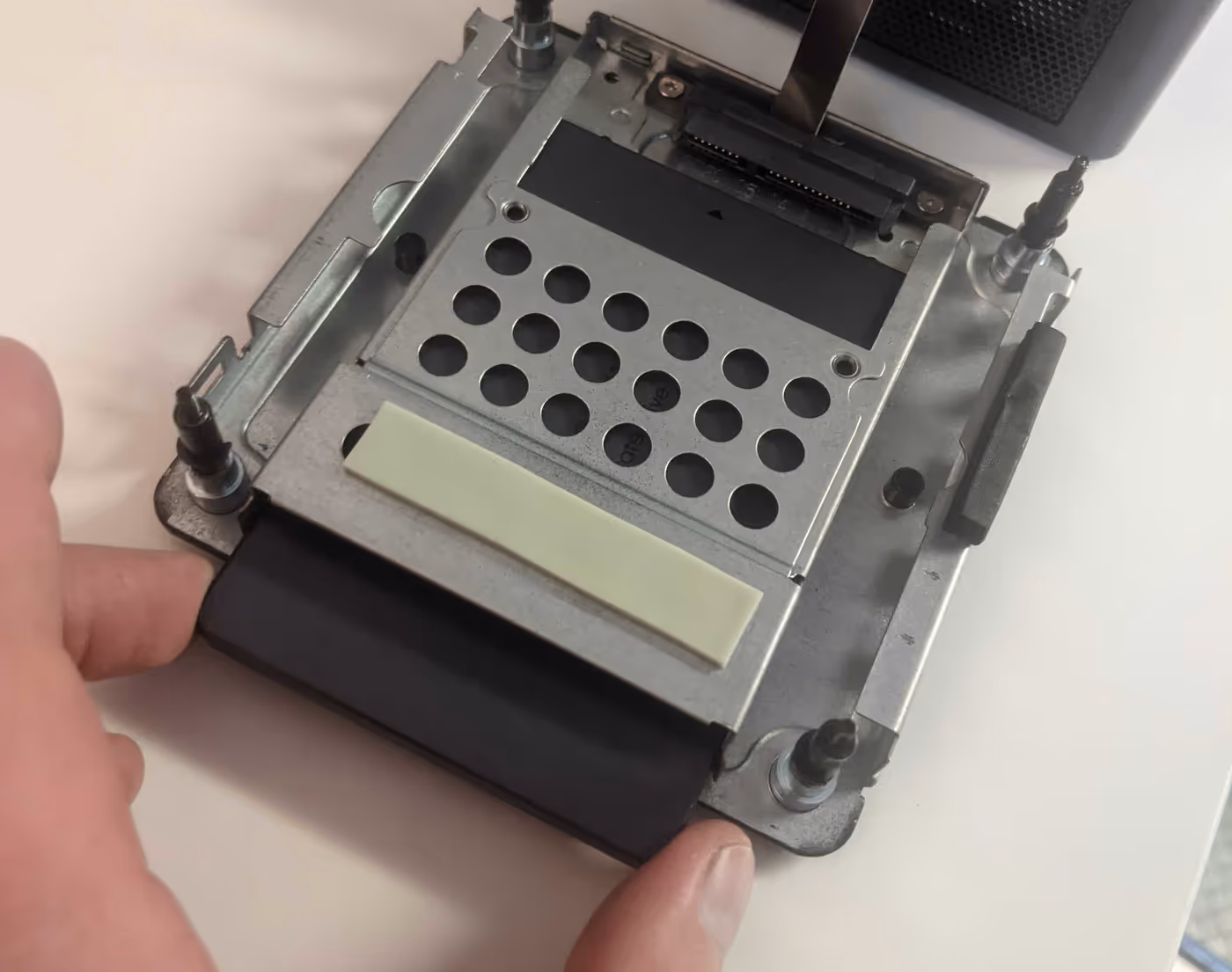 2.5" drive installation