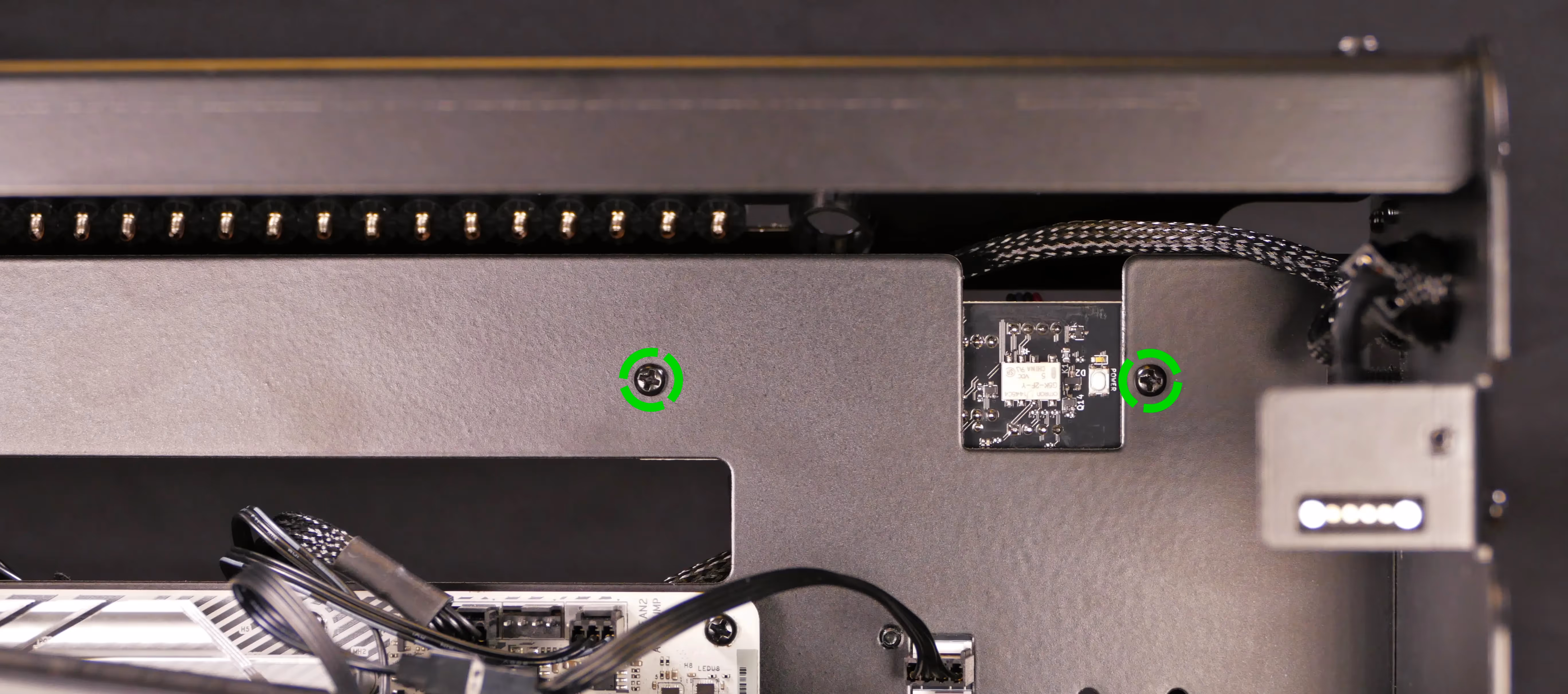 Thelio Io screws