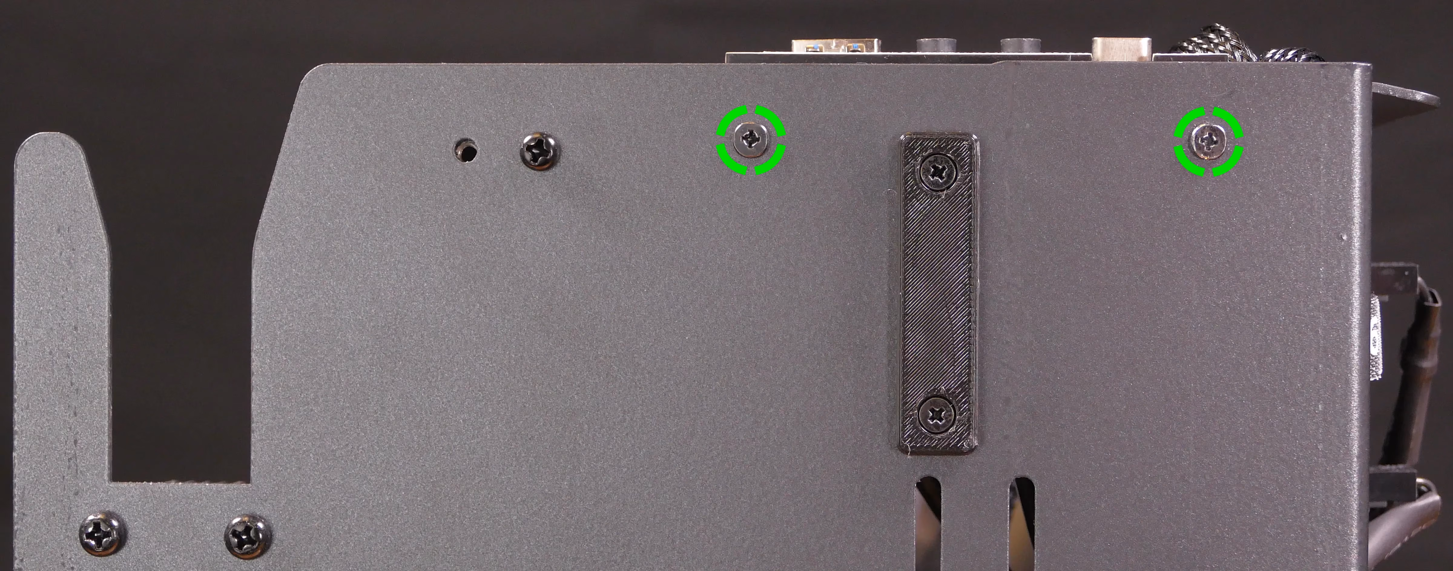 Top I/O screws
