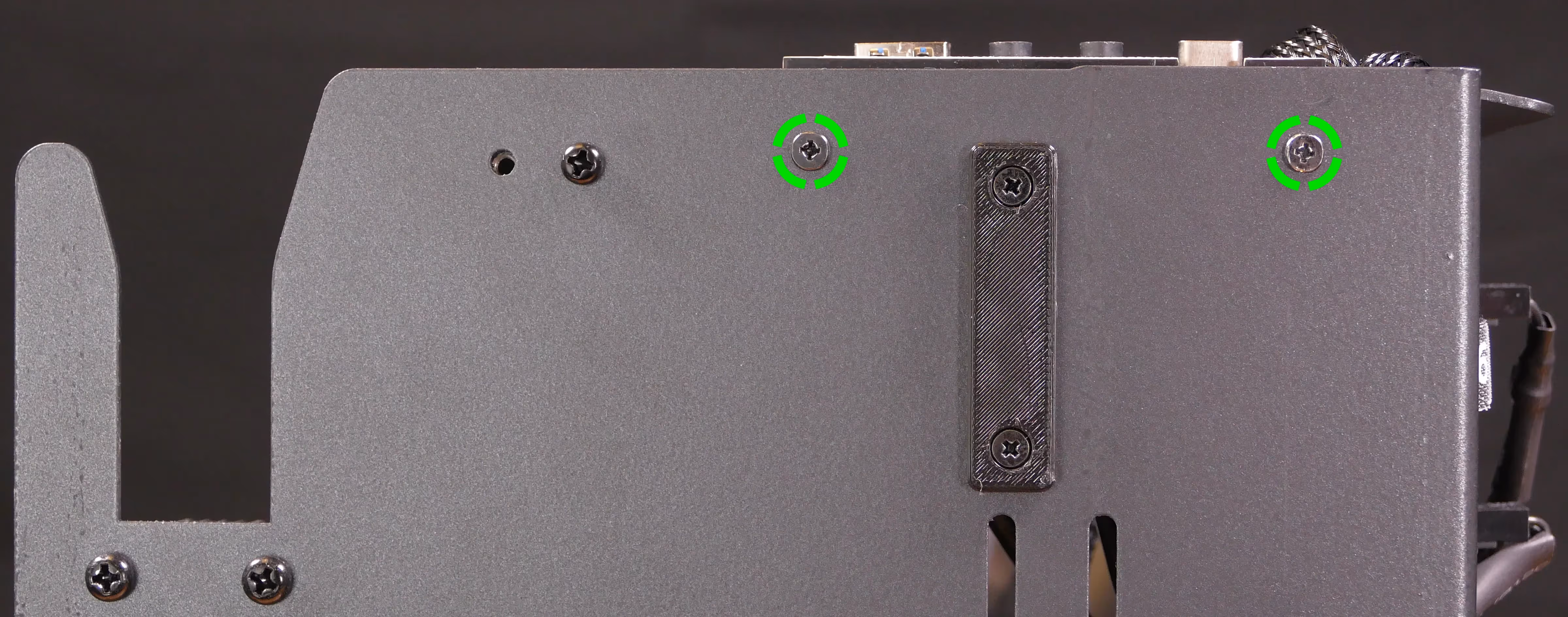 Top I/O screws
