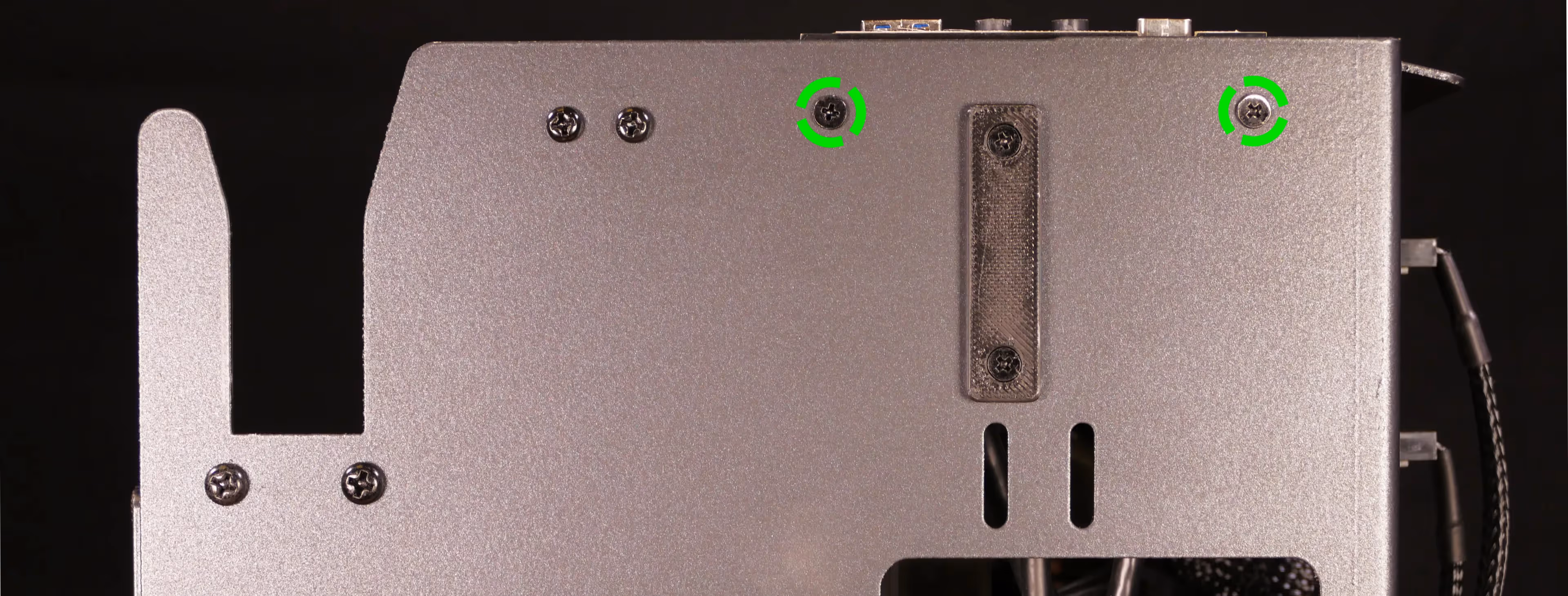 Top I/O screws