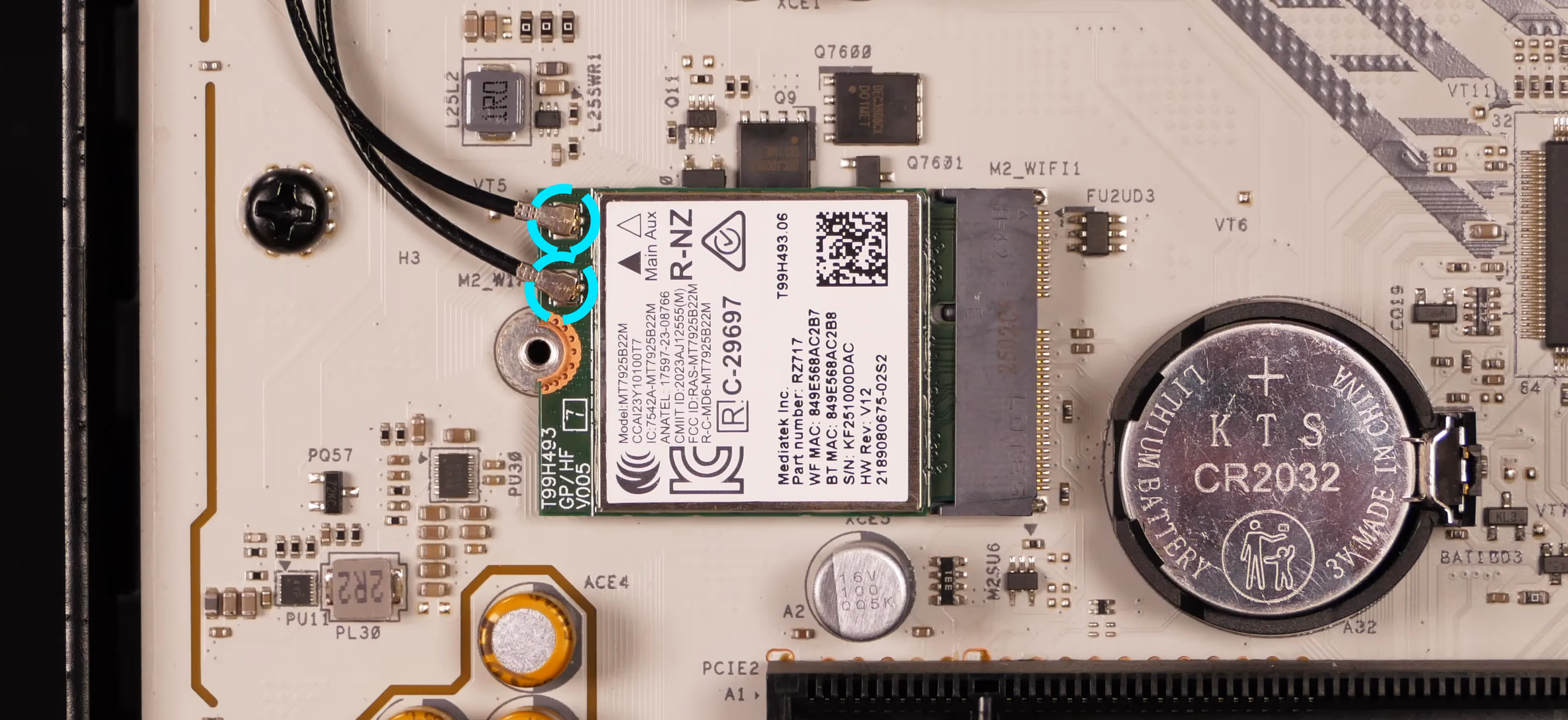 Wireless card antennas