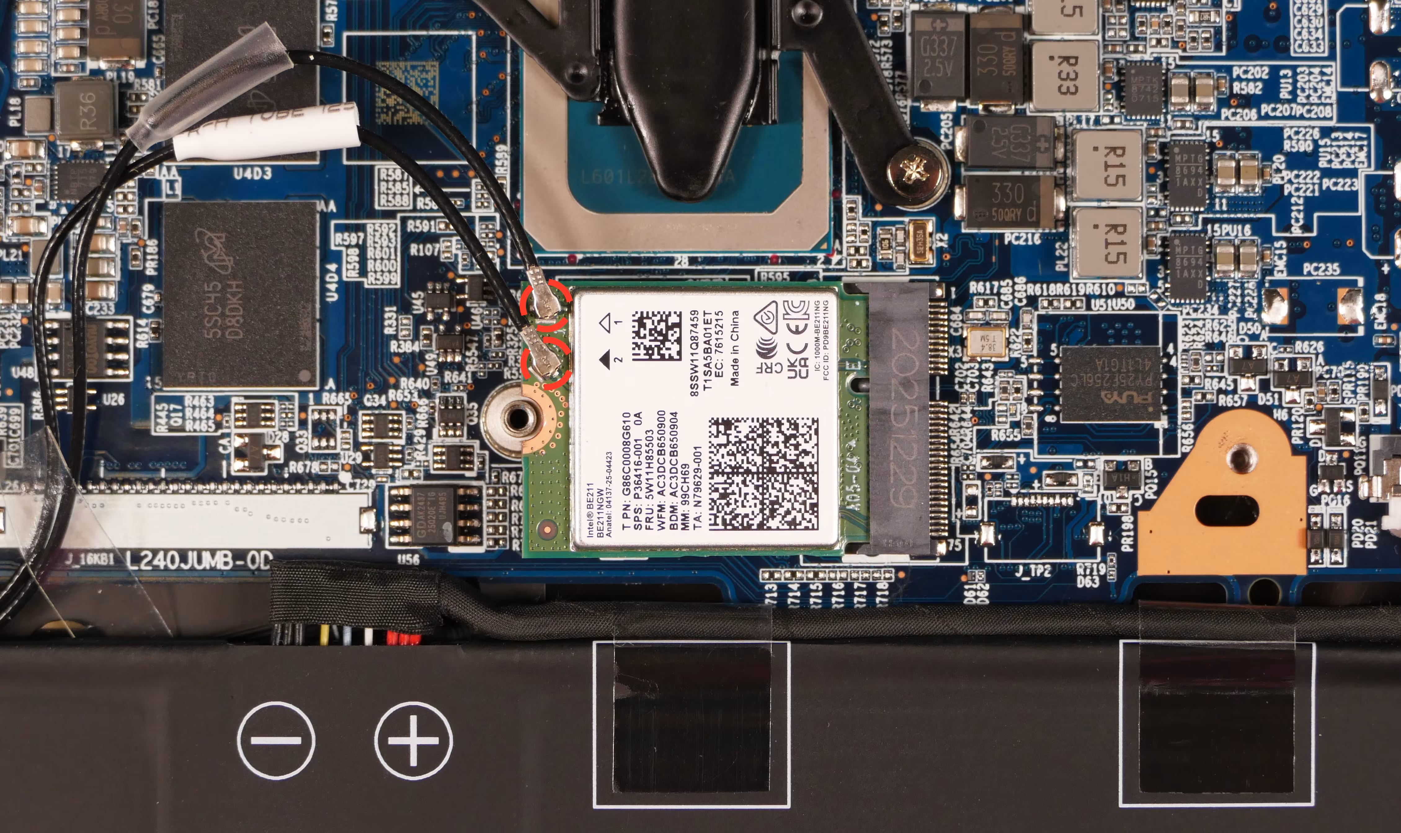 Wireless card antennas