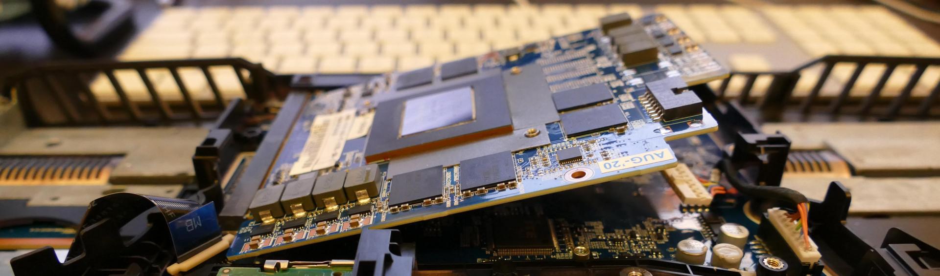 GPU raised at an angle