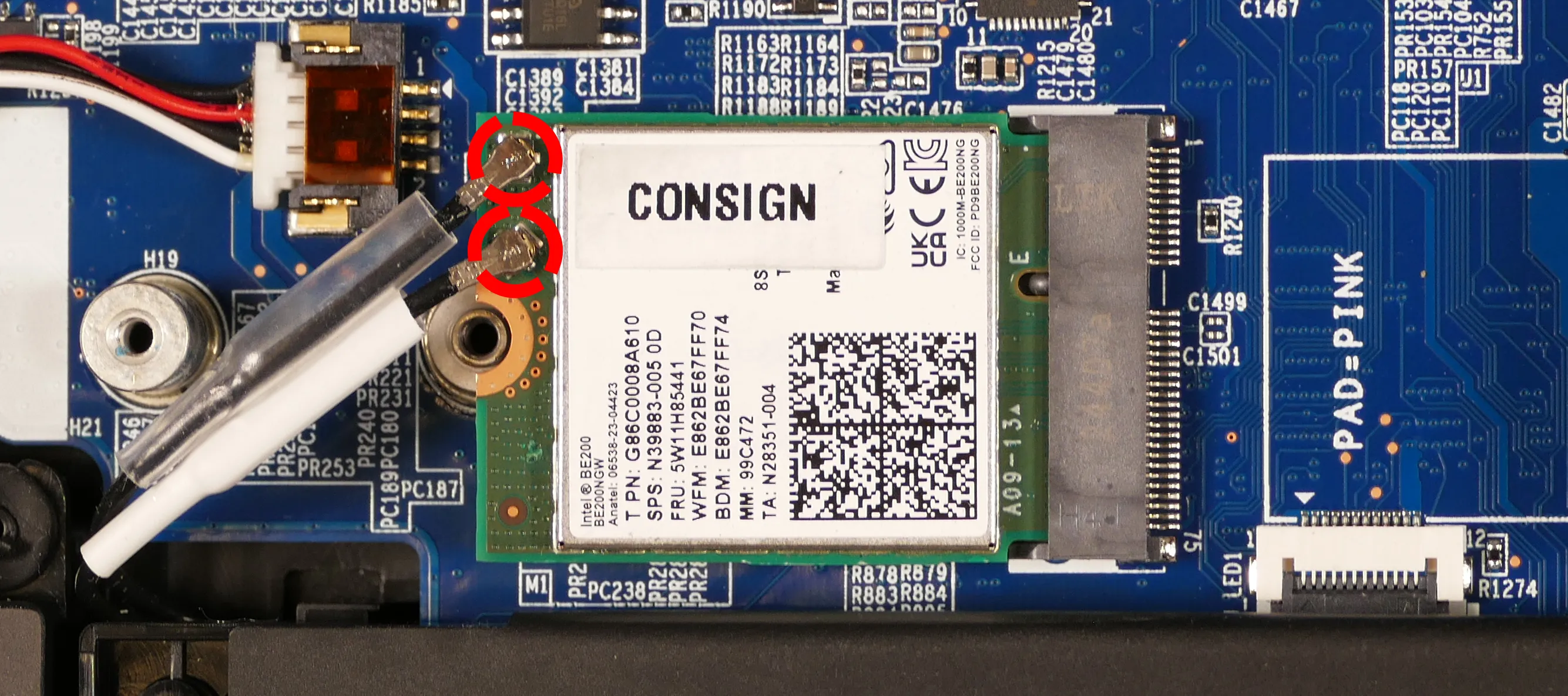 Wireless card antennas