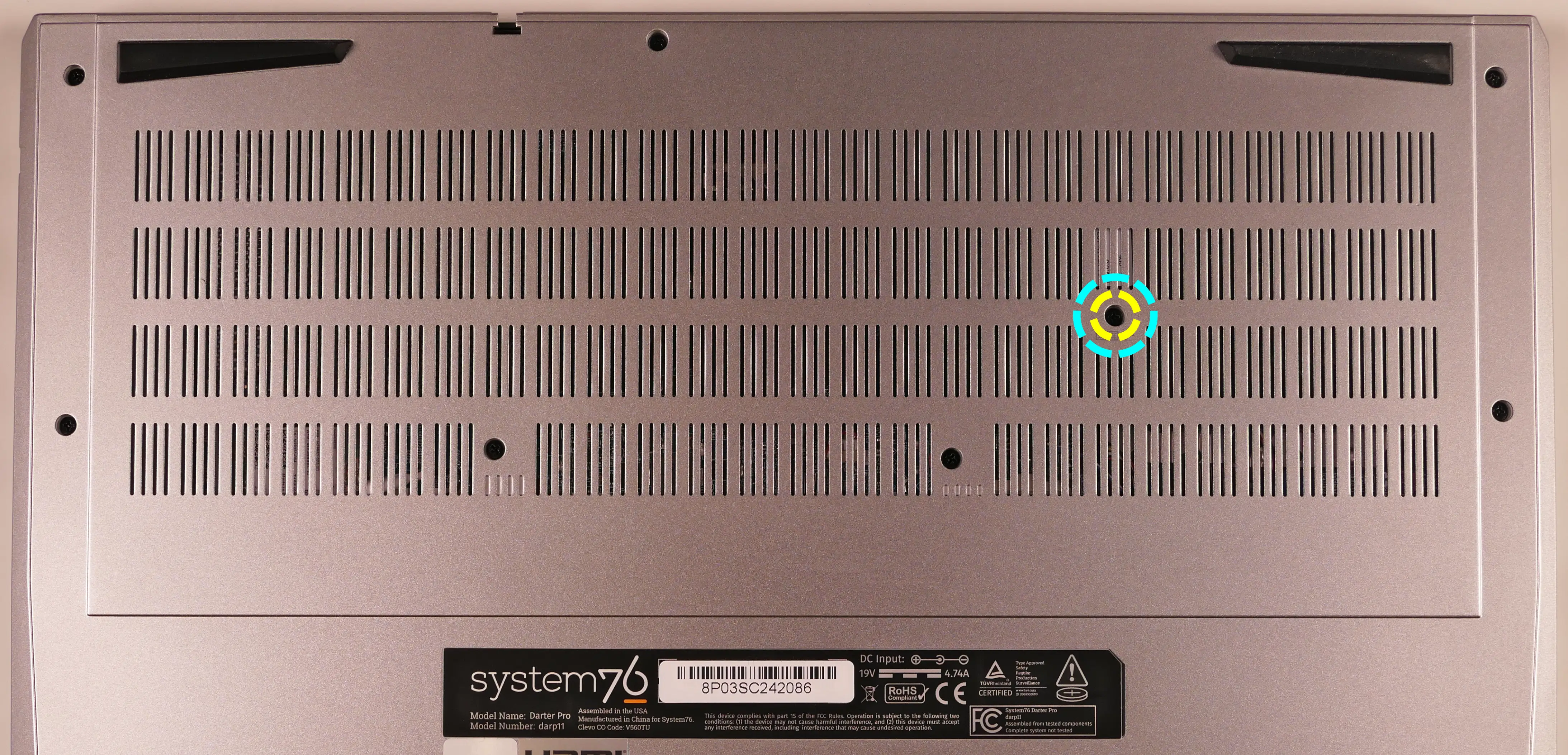 Keyboard screws (16“)