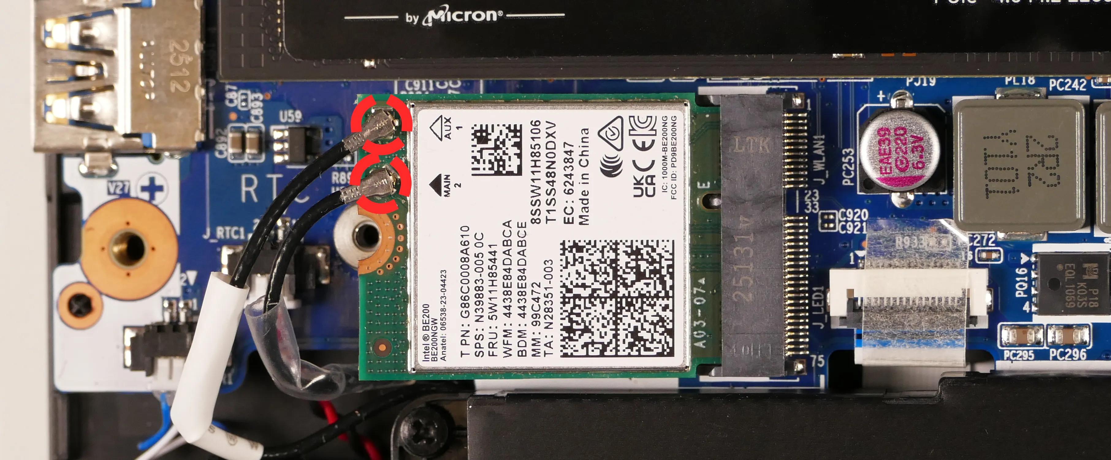 Wireless card antennas