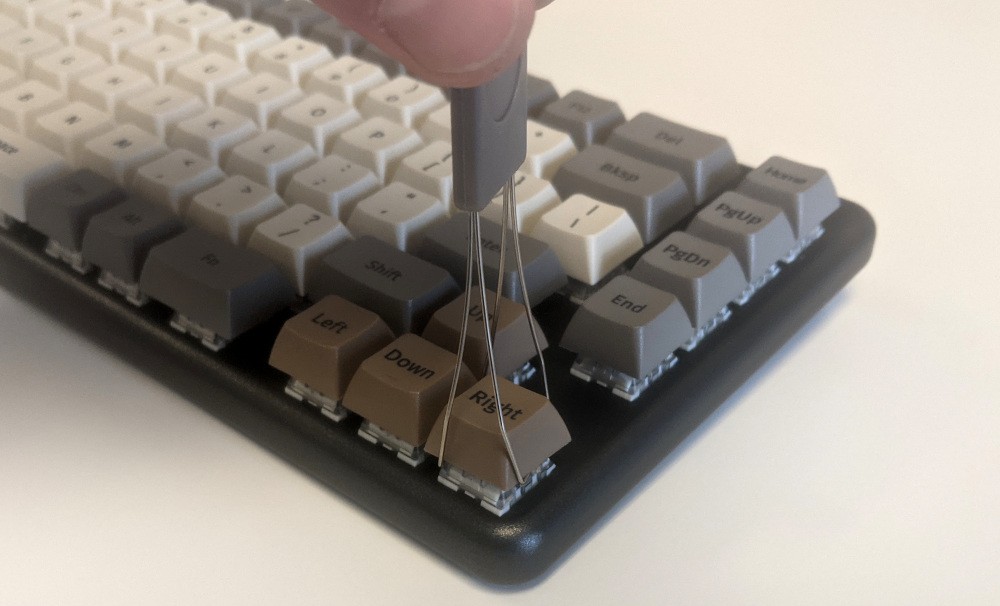 Pulling a keycap
