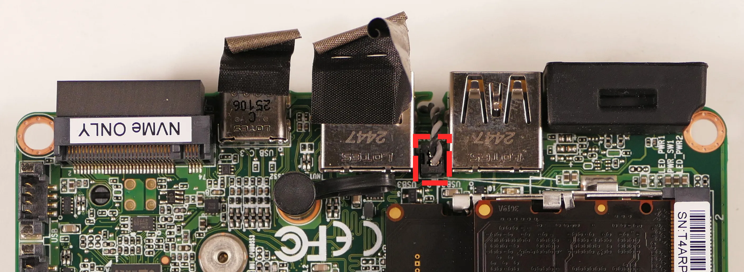 CMOS battery connector