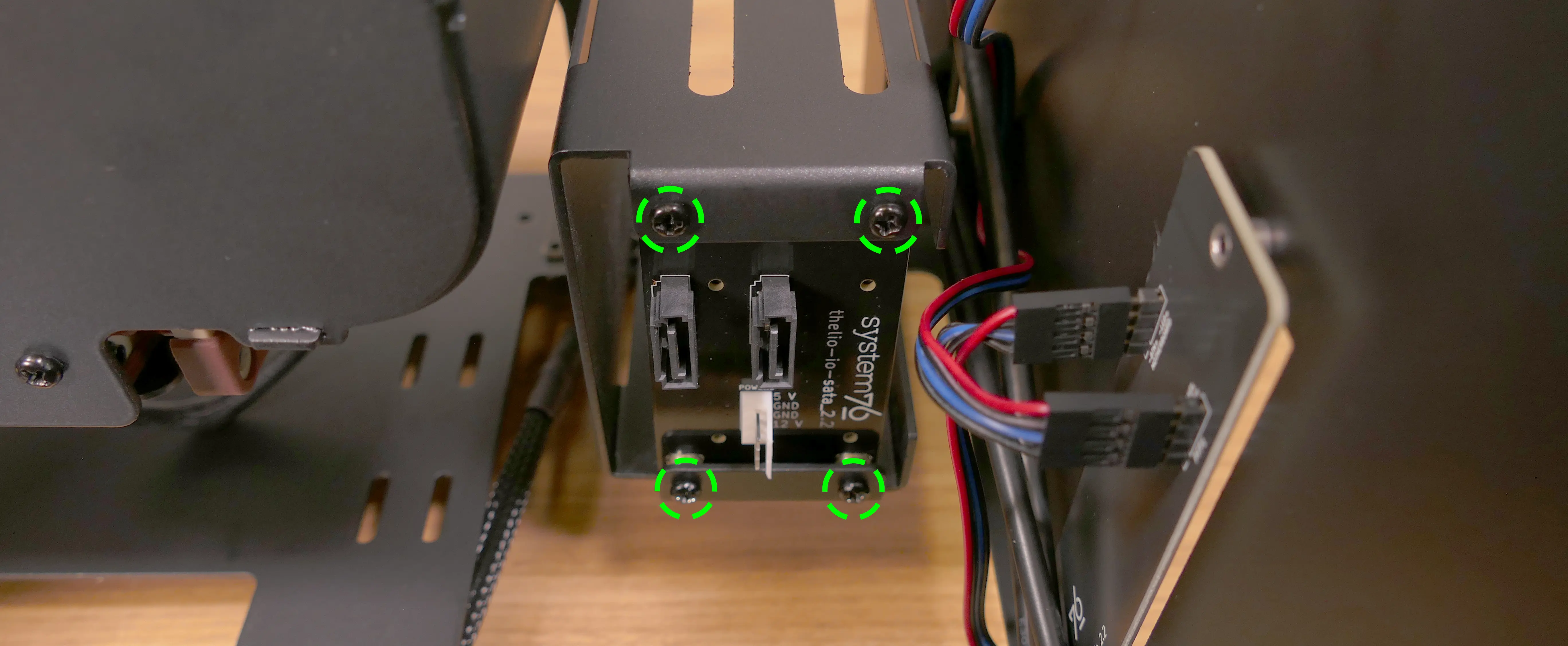 2.5“ SATA backplane screws