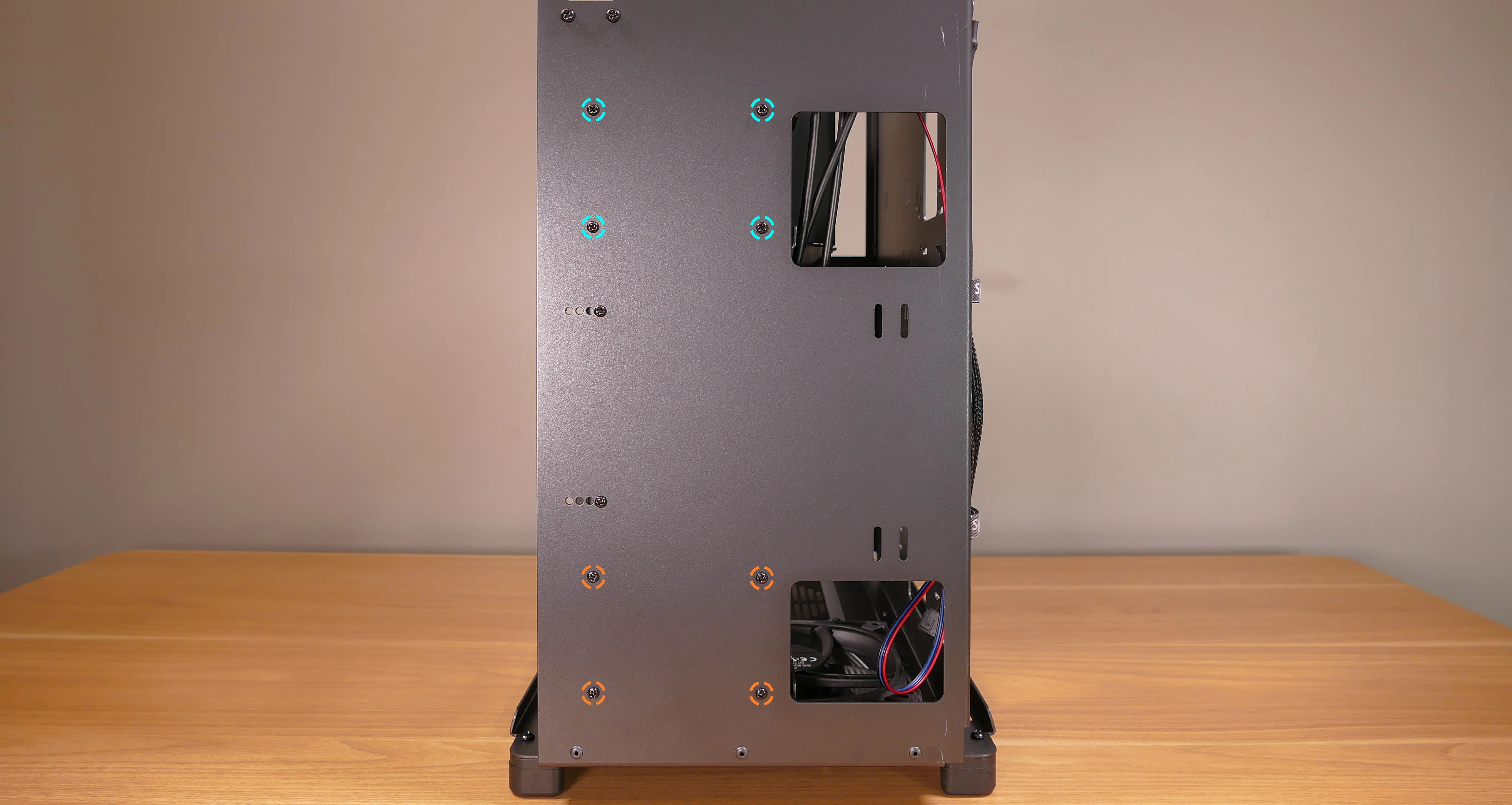 2.5“ SATA drive cages