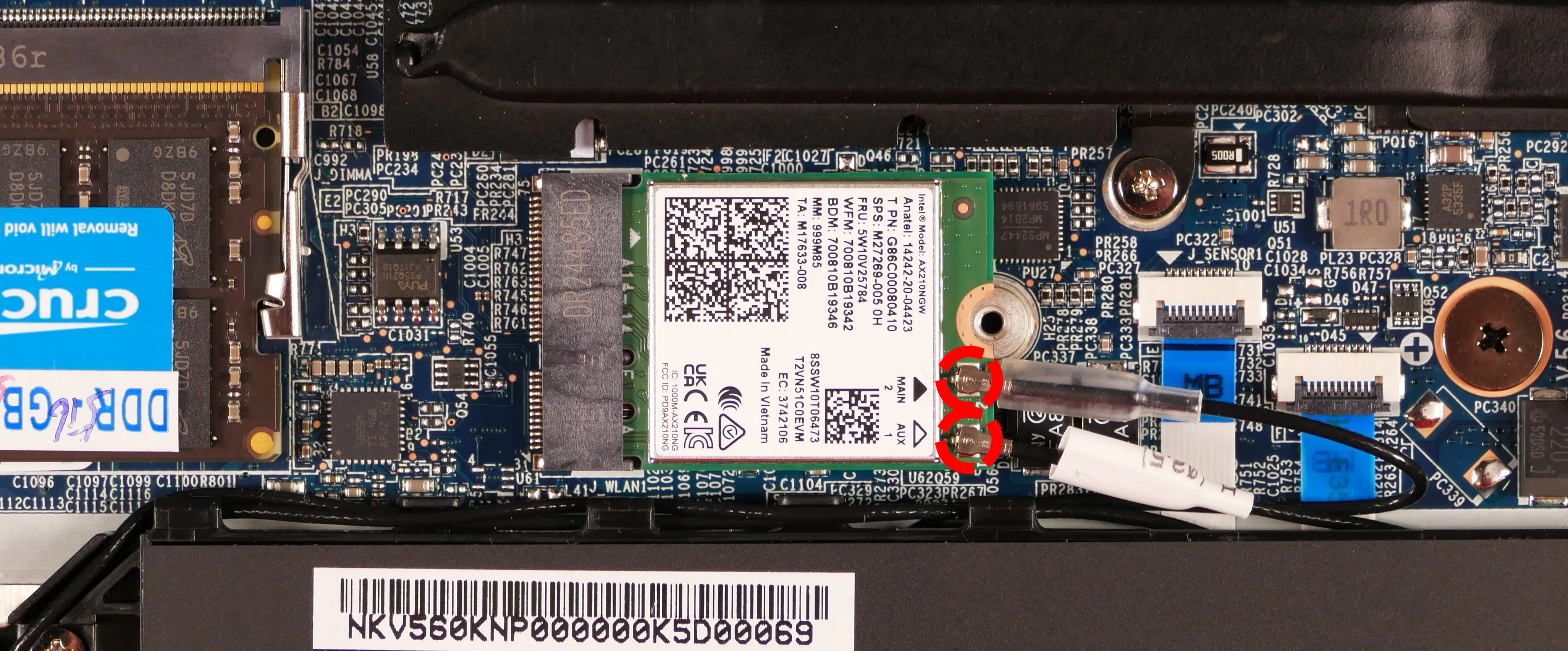 Wireless card antennas