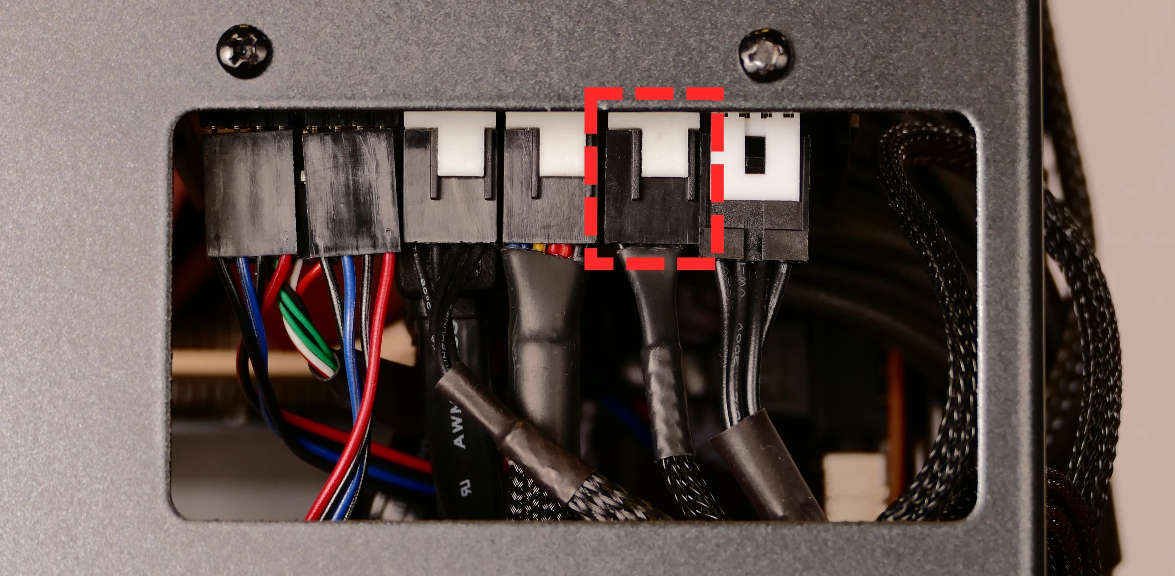 Bottom case fan connector