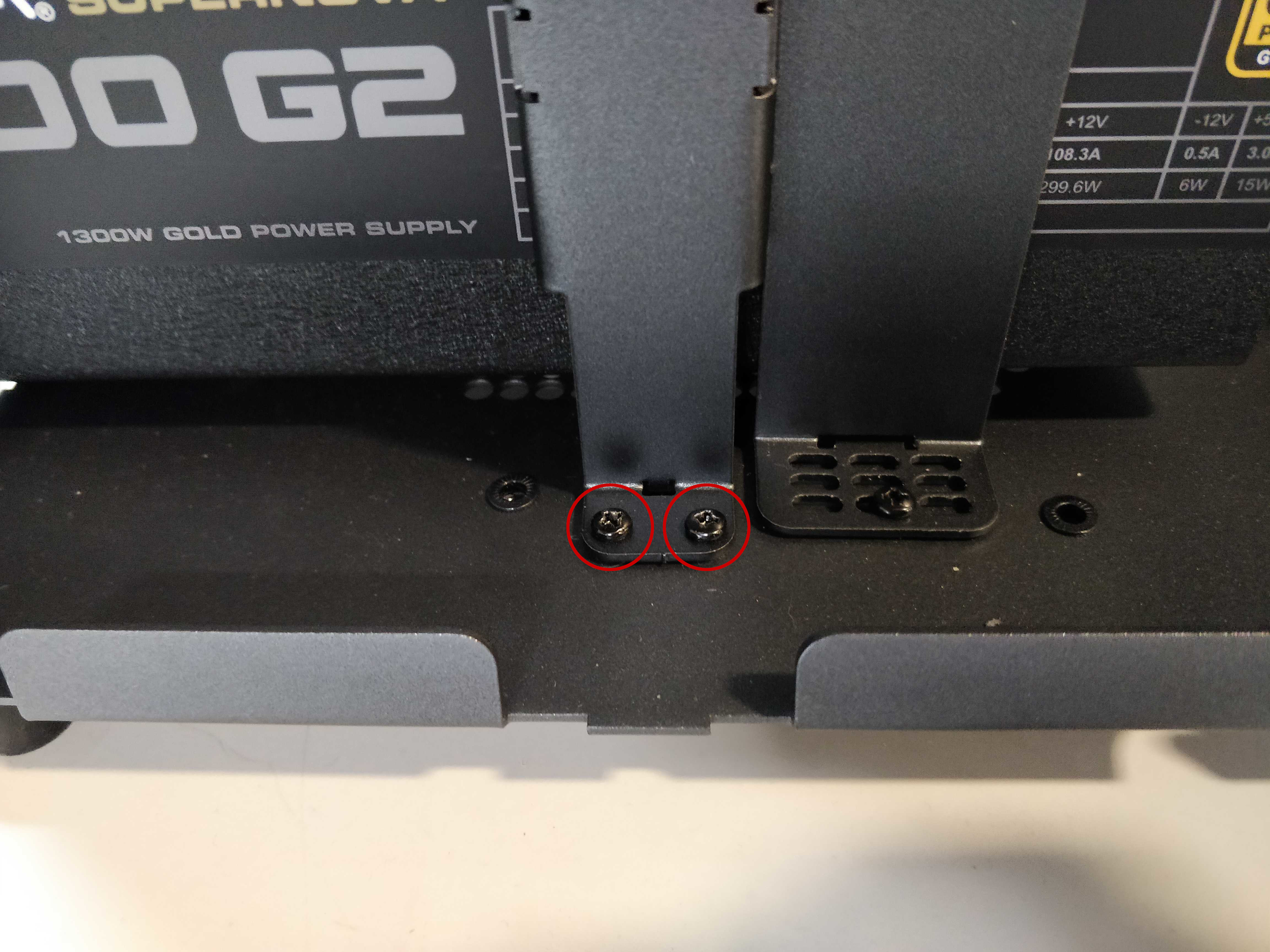 Bracket screws, bottom (close)