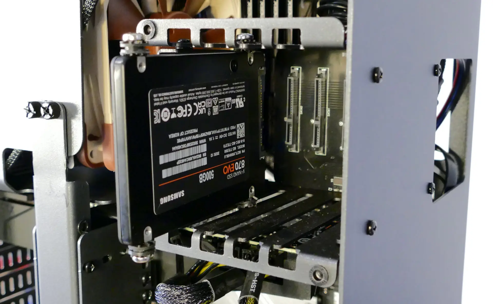 2.5“ drive installation