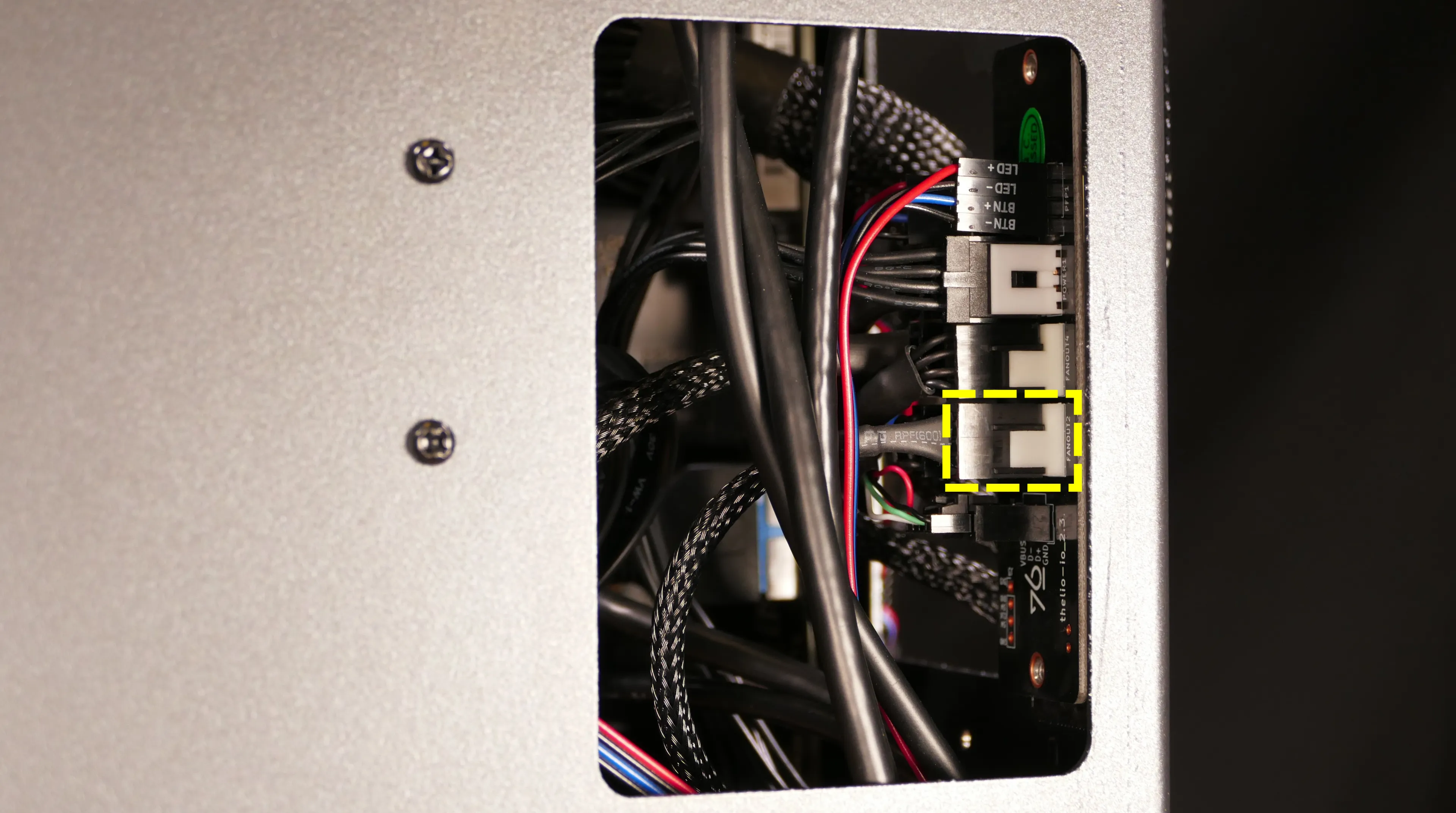 Bottom case fan connector