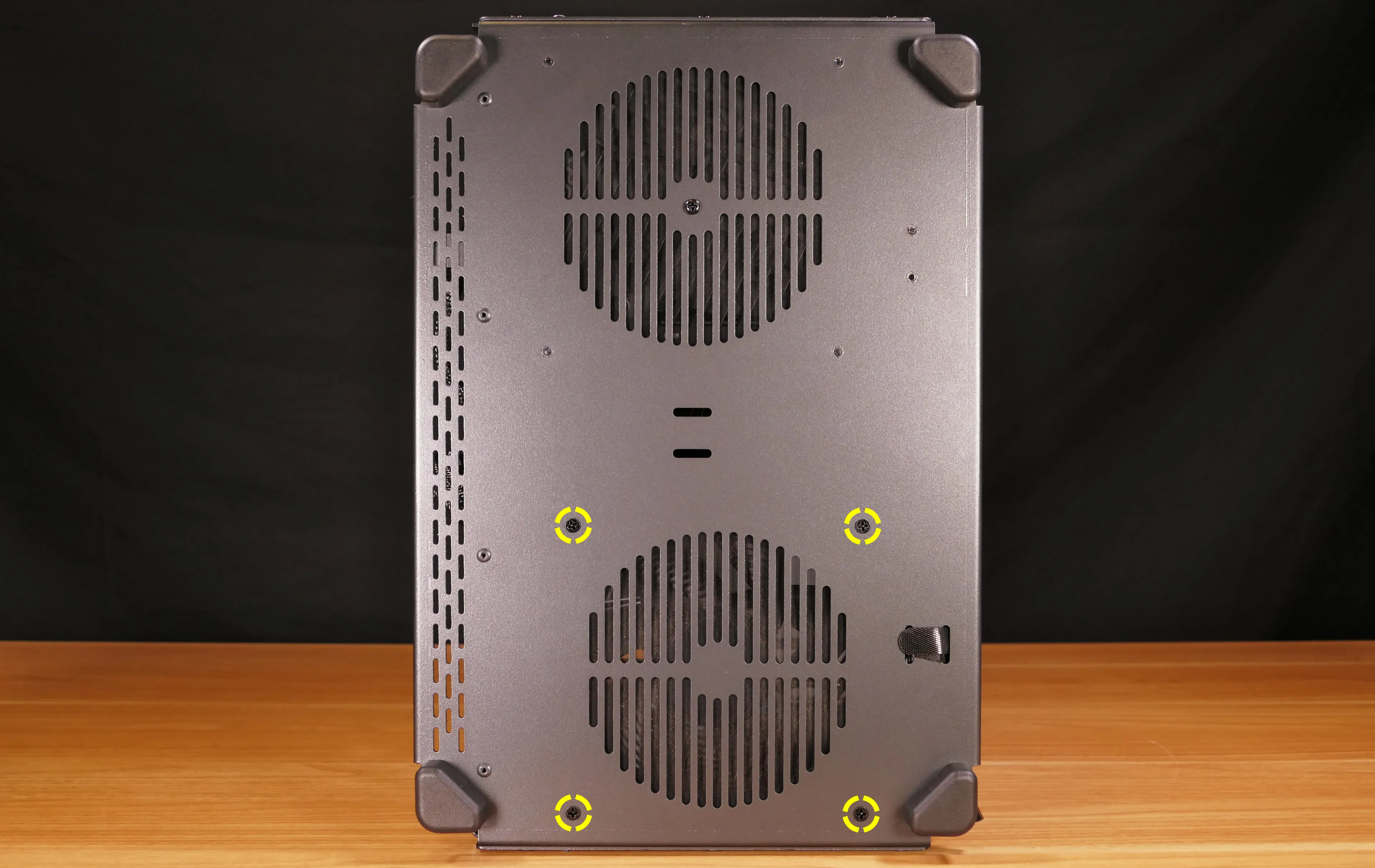 Bottom case fan screws