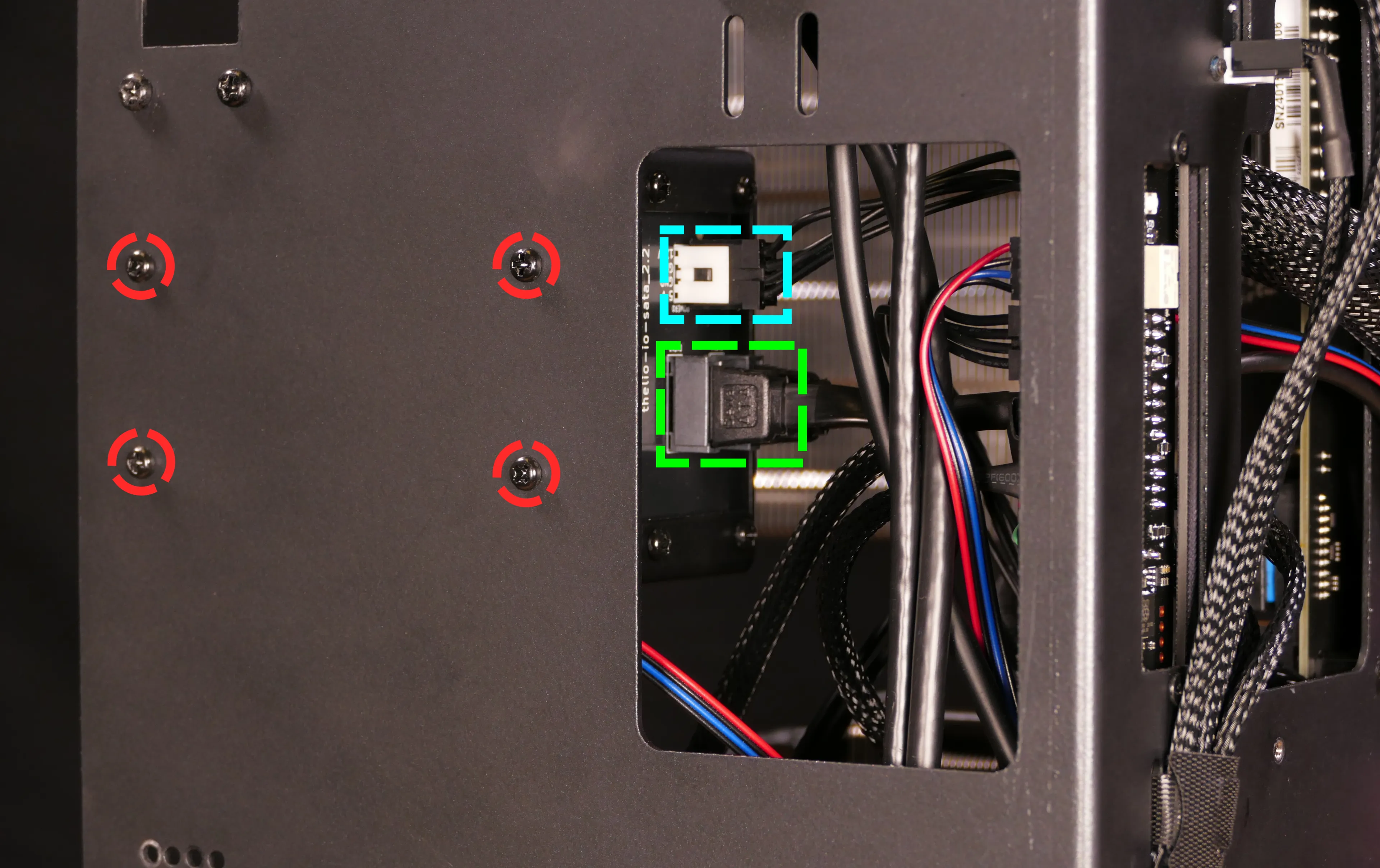 2.5“ drive cage cabling & screws