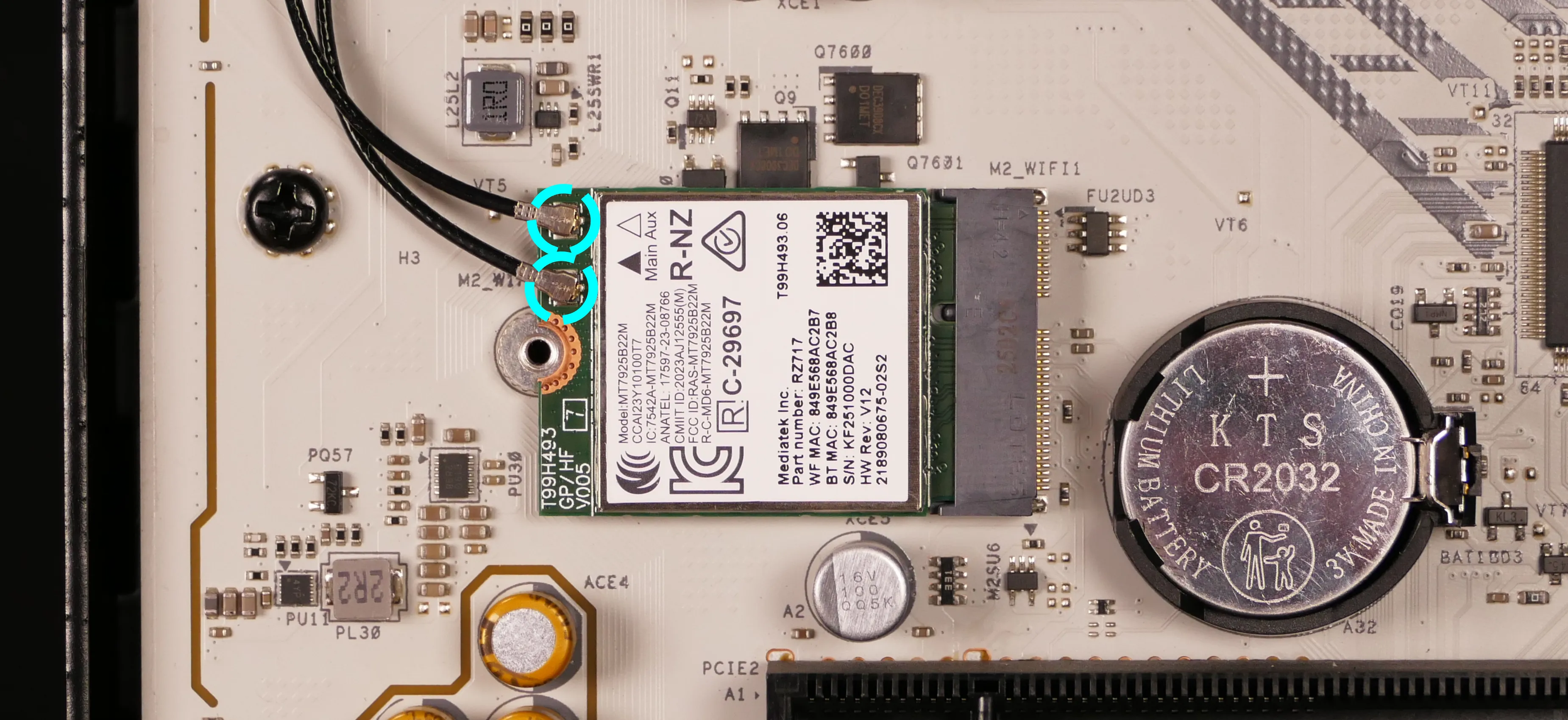 Wireless card antennas