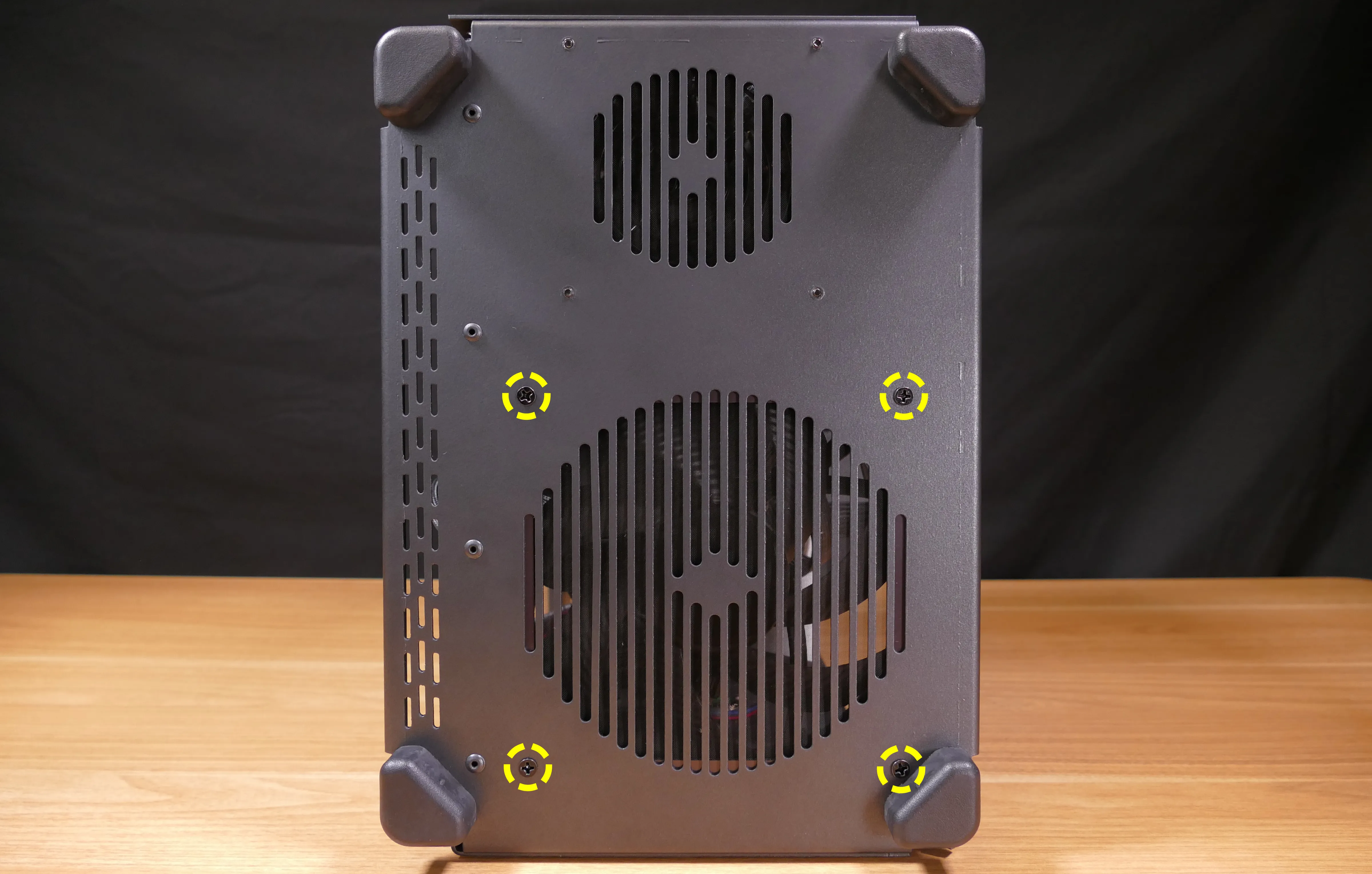 Bottom case fan screws