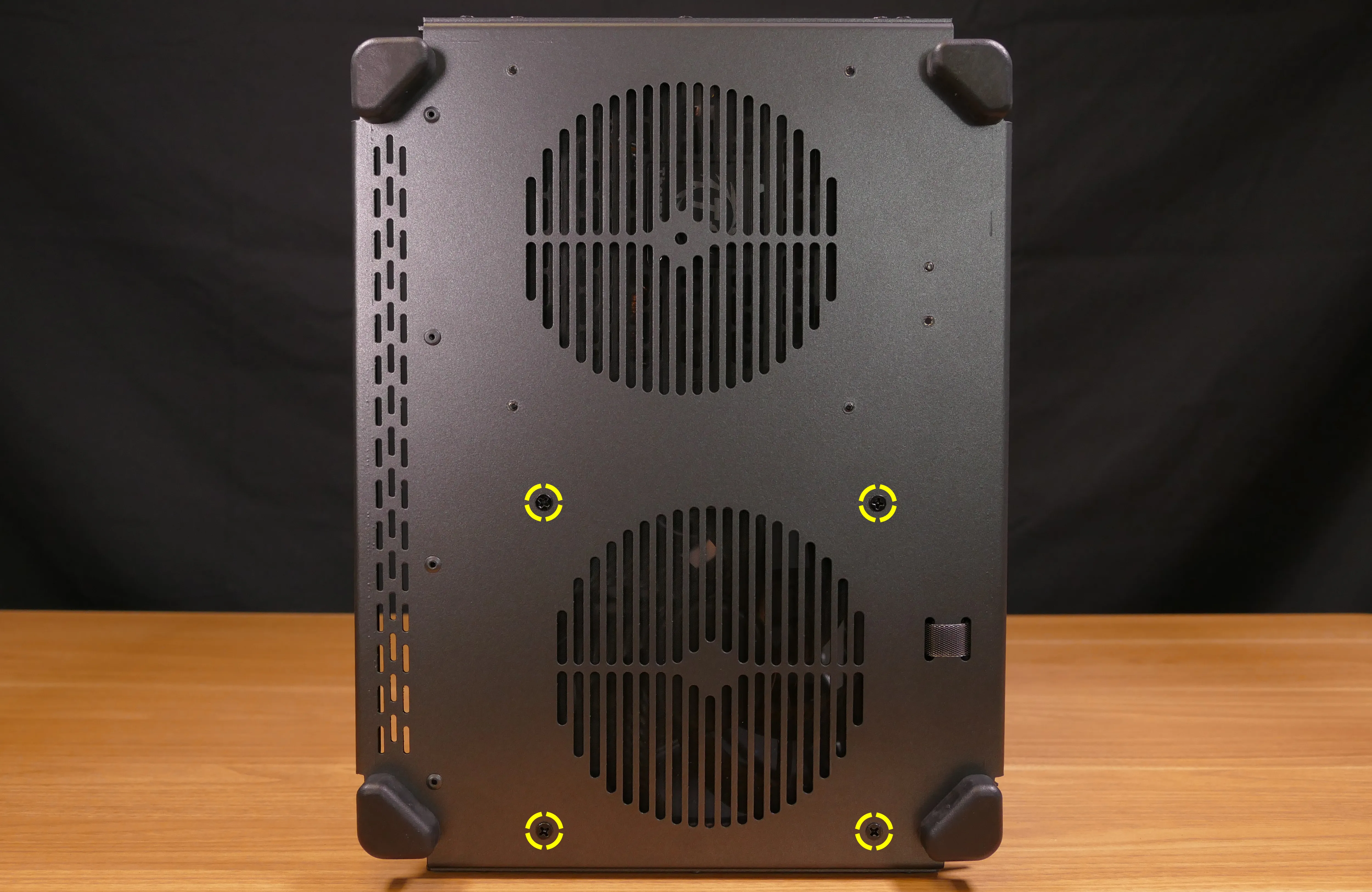 Bottom case fan screws